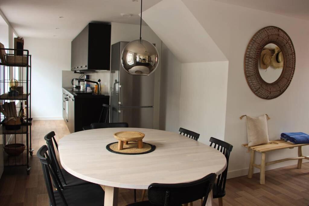 Montreuil  A Stylish Apartment In The Centre Of Town מראה חיצוני תמונה