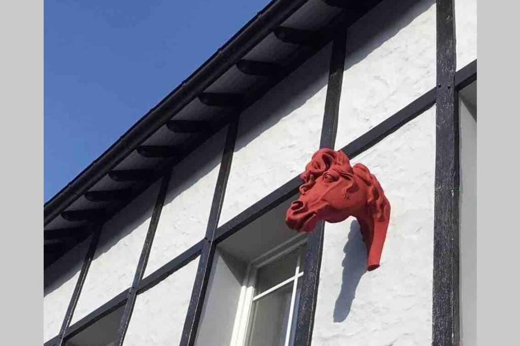 Montreuil  A Stylish Apartment In The Centre Of Town מראה חיצוני תמונה